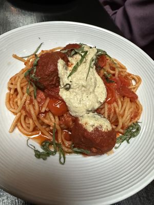 Added meatballs to the pomodoro  at Pura Vita in West Hollywood