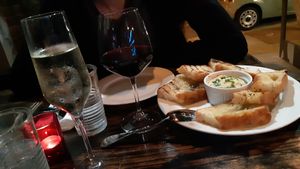 Large choix de vins, pétillants, apéritifs divers at Pura Vita in West Hollywood