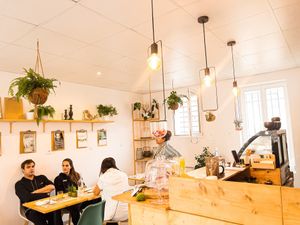  at Happy Green Food in Saint-raphael