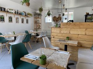   at Happy Green Food in Saint-raphael