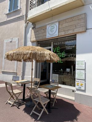   at Happy Green Food in Saint-raphael