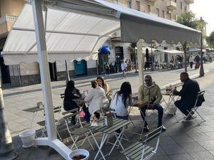 Outdoor seating at Castorino Amore Espresso in Salerno