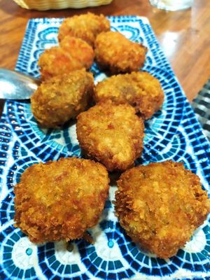 Las croquetas brutales,sobretodo la de setas... at Geltoki in Zarautz