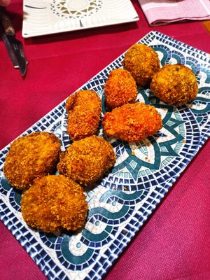 Surtido de croquetas veganas at Geltoki in Zarautz