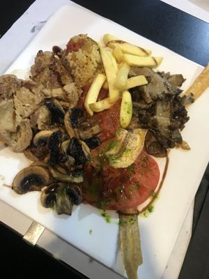 Plato base de seitan at Geltoki in Zarautz