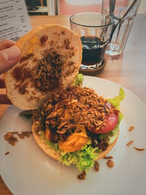 Super tasty Beyond Meat Burger  at Café Loyal in Siegburg