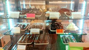 Pralines and Raw Bites at Café Loyal in Siegburg