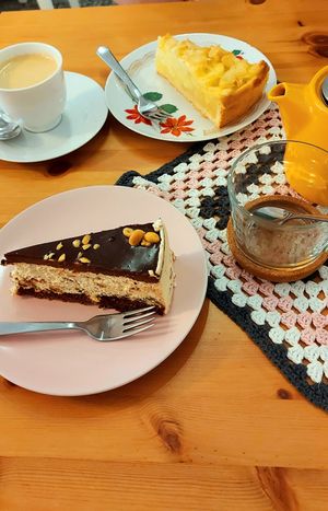Haselnuss Cake and Apple Cake at Café Loyal in Siegburg