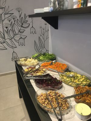 Buffet de saladas at Madruguinha in Sao Caetano Do Sul