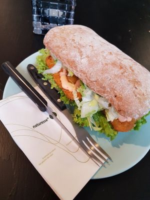 Vegan "Chicken" sandwich at Melone in Aarhus