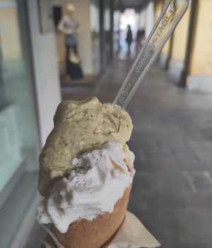 Parfums pistache et amande at Gelateria Gnam Gnam in Padua