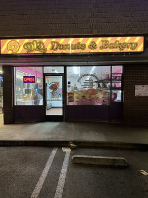 Shop Front   at DK's Donuts & Bakery in Santa Monica