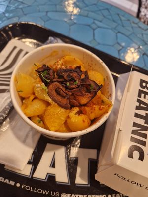 Mac n' cheeze at Beatnic - Back Bay in Boston