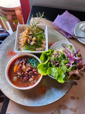 Menú del día main plate at Lo de Ponxe En El Kinto Pino in Valencia