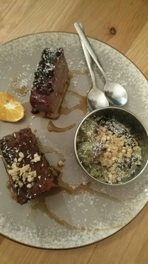 Postres para compartir at Lo de Ponxe En El Kinto Pino in Valencia