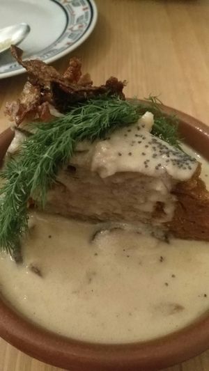 Postre hindu con bechamel de shiitake at Lo de Ponxe En El Kinto Pino in Valencia