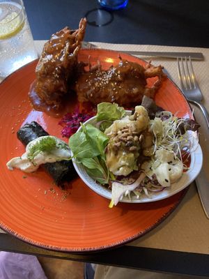 Cabbage and cauliflower salad; black rice filled seaweed roll; vegetable pakora at Lo de Ponxe En El Kinto Pino in Valencia