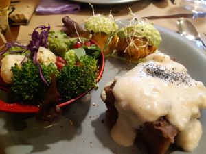 Menu of the day / Main / Macrobiotic combination plate 1 at Lo de Ponxe En El Kinto Pino in Valencia