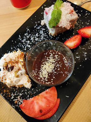 Dessert assortment at Lo de Ponxe En El Kinto Pino in Valencia