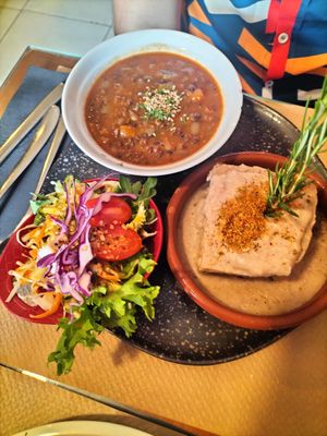  at Lo de Ponxe En El Kinto Pino in Valencia