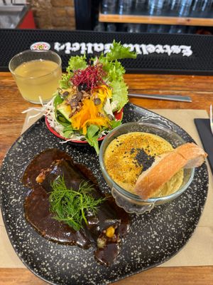 Japanese cannelloni with soy sauce + Cream made of red lentils, tofu, curry & walnuts at Lo de Ponxe En El Kinto Pino in Valencia