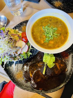 Salad, lentil curry, rice roll   at Lo de Ponxe En El Kinto Pino in Valencia