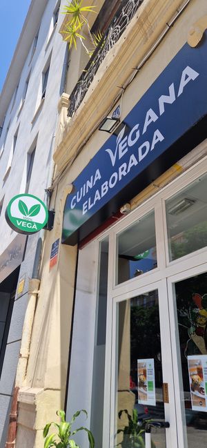  at Lo de Ponxe En El Kinto Pino in Valencia