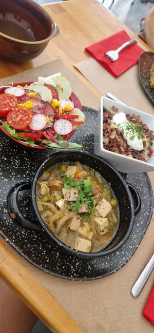  at Lo de Ponxe En El Kinto Pino in Valencia