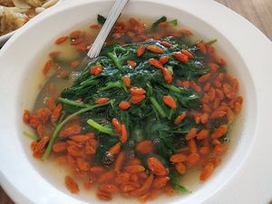 Green vegetables with wolfberries at Yes Natural Restaurant 悦意坊 in Central Singapore