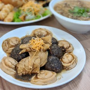 CNY Double Mushrooms Spinach with Abalone at Yes Natural Restaurant 悦意坊 in Central Singapore