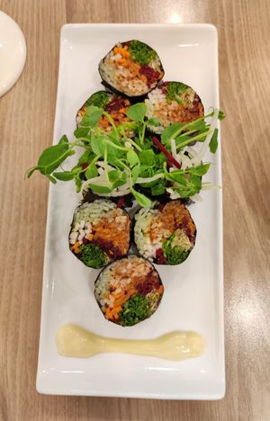 Seaweed Salad Roll at Yes Natural Restaurant 悦意坊 in Central Singapore