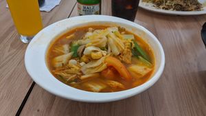 Tom Yam Bee Hoon soup at Yes Natural Restaurant 悦意坊 in Central Singapore