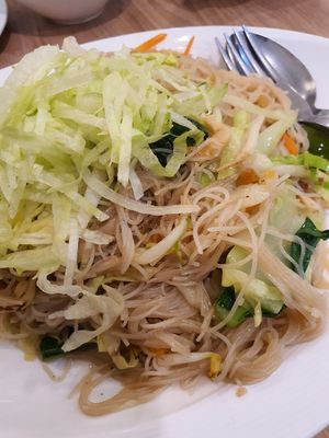 Fried mee hoon ~ Circuit Breaker Period Phase 2 at Yes Natural Restaurant 悦意坊 in Central Singapore