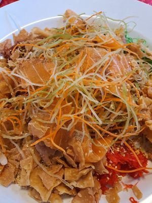 Happiness Yu Sheng with salmon ~ Reunion lunch 2021 at Eight Treasures Vegetarian 八宝素食馆 in Central Singapore