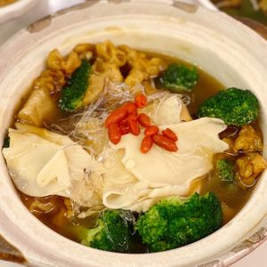 Buddha jump over wall  at Eight Treasures Vegetarian 八宝素食馆 in Central Singapore