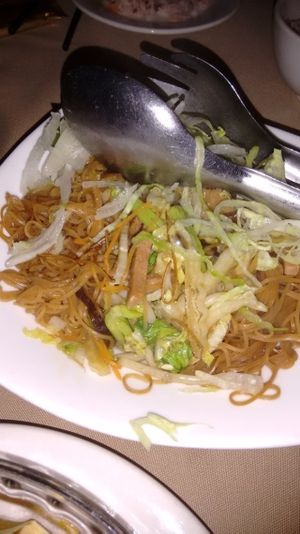 Fried noodles, lots of vermicelli and very little else at Eight Treasures Vegetarian 八宝素食馆 in Central Singapore