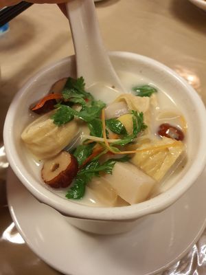 Pepperish ginko soup at Eight Treasures Vegetarian 八宝素食馆 in Central Singapore