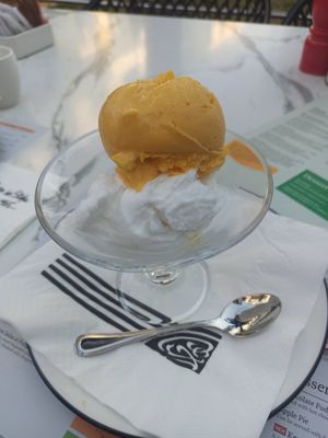 2 scoops of lemon and mango ice cream at Pizza Express in Paphos
