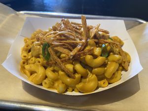 Mac & Cheeze at Leaf and Seed in Toledo