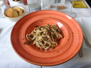 L'aglio e olio with a taste of the forest at Rosmarino in Taormina