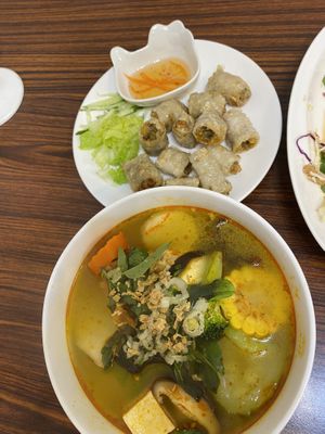 Fried spring rolls (with mashed taro and green Beans inside ) surprisingly yummy. Soup (noodles ) is great too  at Xīn Huā SùShí Guǎn 心花素食館 in Hengchun