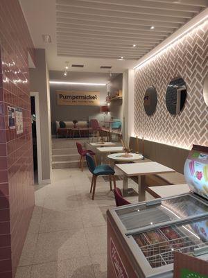 Inside at Pumper in Pontevedra