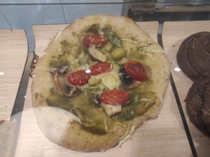Pizza de pesto at Pumper in Pontevedra
