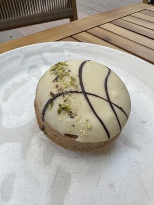 Pistachio “duffin"  at Pumper in Pontevedra