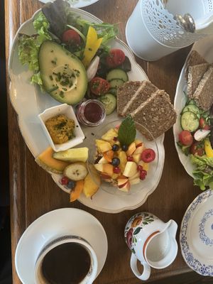 Vegan breakfast at Berge in Garmisch Partenkirchen