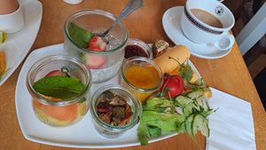 Tolles veganes Frühstück at Berge in Garmisch Partenkirchen