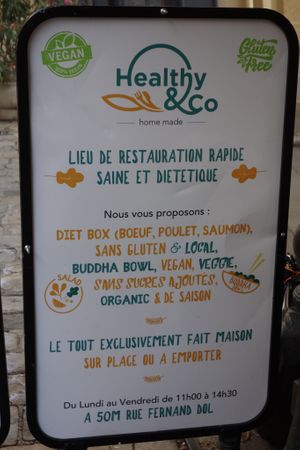 Menu sign directing you to the snackbar at Healthy&co in Aix-en-provence