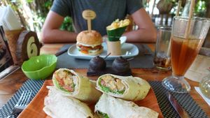 veggie burger and tempe-wraps at Jaring Kitchen & Drinks in Singaraja