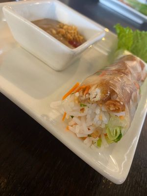 Spring roll with tofu.. came with our lunch for FREE at Little V's Vietnamese Bistro in Katy