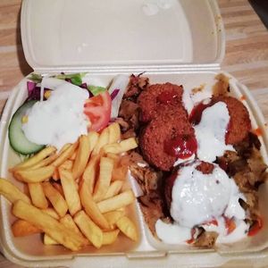 Döner/Falafelteller at Paki Doner Pizza in Hamm